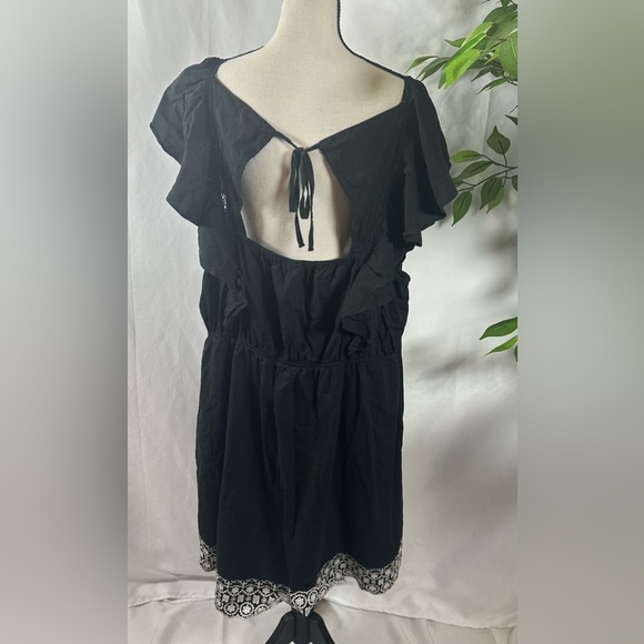 Old Navy Black and White Dress - Picture 3 of 10